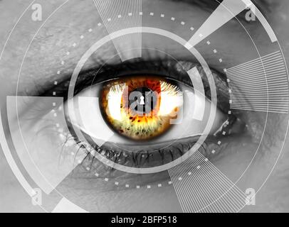 Occhio umano con pulsante interno. Concetto di tecnologia Foto Stock