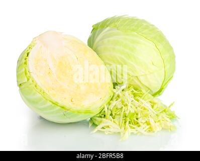 ​​green cavolo a fette isolato su bianco Foto Stock
