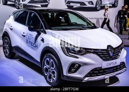 Bruxelles, Belgio, gennaio 2020 nuovo crossover urbano Renault Captur II, Brussels Motor Show, seconda generazione, piattaforma CMF-B, SUV prodotto da Renault Foto Stock