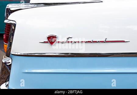 Automobili / Australiano fatto 1960 FC Holden Sedan speciale esposto ad un Motor show a Melbourne Victoria Australia. Foto Stock