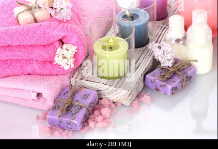 splendido centro benessere isolato su bianco Foto Stock