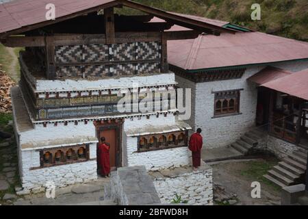 Trongsa Dzong risale al 1543 ed è il più grande dzong in Bhutan. Foto Stock