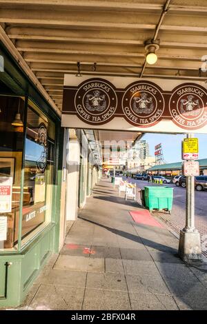 Strada vuota nel centro di Seattle a causa di Coronavirus Stay at Home Order Foto Stock