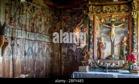 Norvegia, in estate, chiesa in legno Urnes Foto Stock