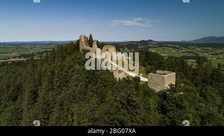 Rovina del castello Eisenberg in Algovia, Baviera, Germania, Europa Foto Stock