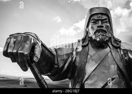 Statua equestre gigante di Gengis Khan, vista dalla testa di cavallo - complesso della statua di Gengis Khan, Mongolia Foto Stock