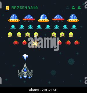 Vintage video spazio arcade gioco vettore pixel design con astronave sparare proiettili e alieni. Vecchio video gioco pop pixel retrò con i mostri galassia il Illustrazione Vettoriale