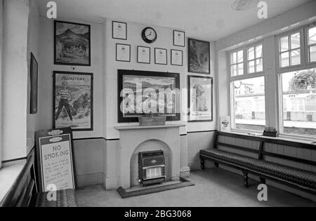 La stazione di Keighley, sala d'attesa sul patrimonio Keighley e Worth Valley Railway, West Yorkshire, Inghilterra Foto Stock