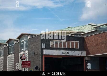 Mercato coperto di mattoni mercato del calcestruzzo Smithfield mercato del pollame, Farringdon, città di Londra EC1A da T. P. Bennett & Son Foto Stock