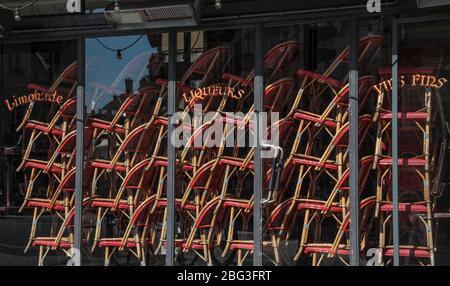 IL CAFE E' TEMPORANEAMENTE CHIUSO A PARIGI Foto Stock