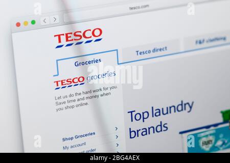 Primo piano dettaglio della home page per il supermercato Tesco Foto Stock