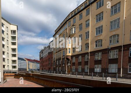 Il quartiere di Kamppi fa parte del centro di Helsinki. L'architettura è un mix di architettura antica e contemporanea. Foto Stock