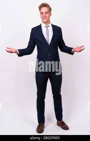 Giovane uomo d'affari scandinavo bello su sfondo bianco Foto Stock