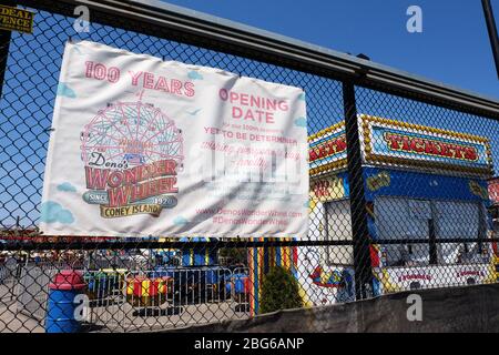 Coney Island, Brooklyn durante la pandemia di coronavirus aprile 2020 Foto Stock