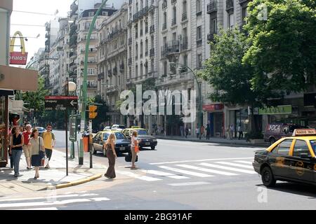 Avenida Santa Fe, Buenos Aires, Argentina Foto Stock