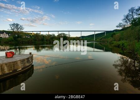 Alto Ponte Mosella al tramonto Foto Stock