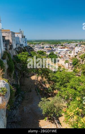 Vista panoramica di Massafra. La Puglia. L'Italia. Foto Stock