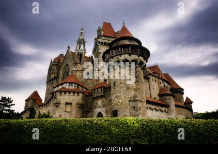 Castello di Burg Kreuzenstein a Leobendorf, vicino a Vienna (Austria) Foto Stock