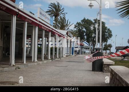 21 aprile 2020: 21 aprile 2020 (Malaga) bar, ristoranti, chioschi nella zona di Palo e Pedregalejo sono tutti chiusi a causa della crisi di Coronavirus. Credit: Lorenzo Carnero/ZUMA Wire/Alamy Live News Foto Stock