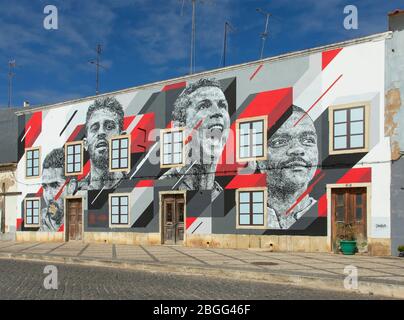 Street Art di calciatori portoghesi, Portimao, Algarve, Portogallo, Europa Foto Stock
