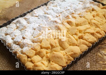 Ricette italiane tradizionale Sbrisolona torta croccante a base di farina di mandorle Foto Stock