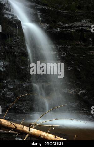 Cascata maggiore sul Nant Bwrefwr (ca 30 piedi). Foto Stock