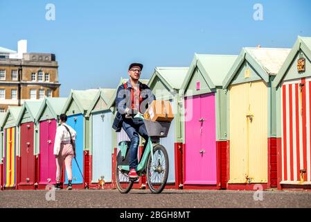 Brighton UK, 20 aprile 2020: Questa mattina, allenarsi sul lungomare di Hove Foto Stock