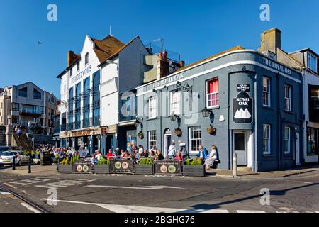Weymouth, Dorset / UK - Ottobre 10 2018: Rendezvous 'The Anchor' & The Royal Oak a Weymouth Harbour, Dorset, Inghilterra Foto Stock