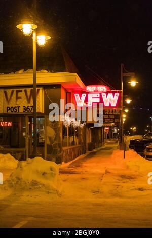 VFW in una notte d'inverno a Sault Ste. Marie nella penisola superiore del Michigan, USA [Nessuna pubblicazione di proprietà; disponibile solo per la licenza editoriale] Foto Stock