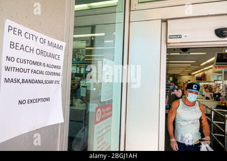 Miami Beach Florida, North Beach, coronavirus Covid-19 Pandemic Crisis, farmacia Walgreens farmacia farmacia farmacia farmacia, ingresso, ordinanza città mal orted, copertura facciale f Foto Stock