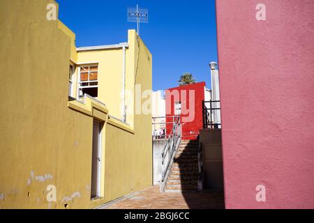 Case colorate nella zona di Bo-Kaap, Città del Capo, Sud Africa Foto Stock
