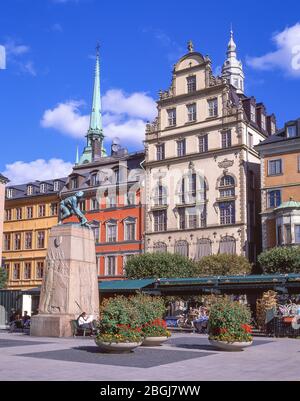 Chiesa di Tyska Kyrkan e case mercantili, Piazza Kornhamnstorg, Gamla Stan (Città Vecchia), Stadsholmen, Stoccolma, Regno di Svezia Foto Stock