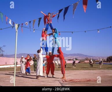 Mostra acrobatica al Fantasia Show, Agadir, regione di Souss-massa-Draâ, Marocco Foto Stock