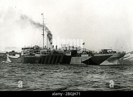 HMS Bayano con mimetizzazione abbagliante c1914-15. Foto Stock