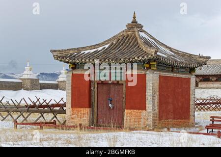 KHARKORIN, MONGOLIA, 7 marzo 2020 : il monastero di Erdene Zuu è il primo monastero buddista sopravvissuto in Mongolia. I comunisti ordinarono il monast Foto Stock