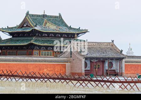 KHARKORIN, MONGOLIA, 7 marzo 2020 : il monastero di Erdene Zuu è il primo monastero buddista sopravvissuto in Mongolia. I comunisti ordinarono il monast Foto Stock