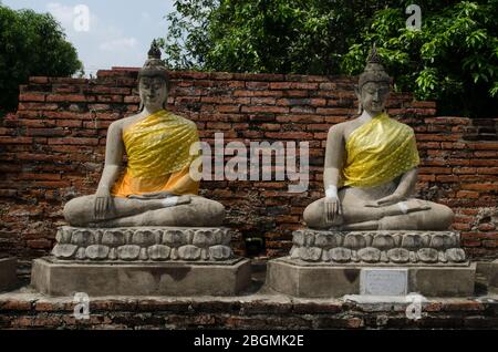 Wat Yai Chai Mongkol è ovviamente uno dei templi più importanti della zona di Ayutthaya e presenta un grande Stupa, costruito dopo la vittoria del re Naresuan Foto Stock
