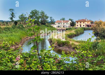 Il delta del po, provincia di Rovigo, Veneto, Italia. Zone umide del Parco Regionale Veneto del Delta del po, o del Parco Regionale Veneto del Delta del po. Foto Stock