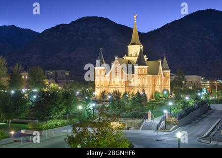 Provo, Utah, USA a Provo centro città tempio al crepuscolo. Foto Stock