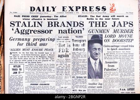 'talin Brands the jAPS' 'Aggressor Nation' 'gunmen Murder Lord Moyne' nel quotidiano britannico Daily Express WWII 7 novembre 1944 Londra UK Foto Stock