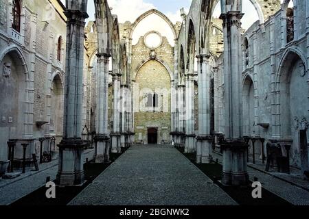 La rovina della Igreja do Carmo chiesa di Lisbona, Portogallo Foto Stock