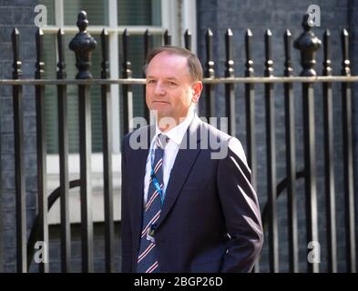 REGNO UNITO. 22 aprile 2020. Sir Simon Stevens, CEO di NHS England, arriva a Downing Street per la riunione di Covid-19. Credit: Tommy London/Alamy Live News Foto Stock