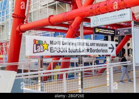TeamLab Borderless Digital Art firma al piano di secound dell'edificio Mori a Daiba città Tokyo, Giappone Febbraio 8,2020 Foto Stock