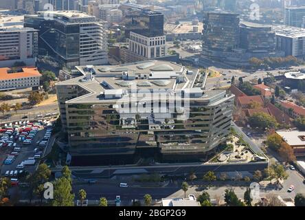 Foto aerea della sede centrale di Sasol e del CBD di Sandton Foto Stock