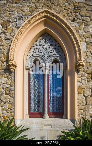 Dettaglio della finestra nel Palazzo Monserrate a Sintra, Portogallo Foto Stock