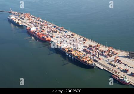 Vista aerea del porto di Città del Capo e del Terminal dei container Foto Stock