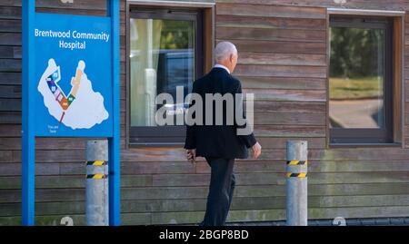 Brentwood Essex, Regno Unito. 22 aprile 2020. I undertakers arrivano al covid-19 mortuario temporaneo un credito di Hosptial della Comunità di Brentwood: Ian Davidson/Alamy Live News Foto Stock