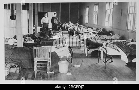 Casi di influenza spagnola trattati presso l'ospedale delle caserme nel campus del Colorado Agricultural College, ft Collins, CO, 1918. Foto di American Unofficial Collection of World War i photographs Foto Stock