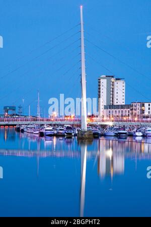 Millennium Foot Bridge, SA1 Area, Swansea Marina, Galles, Regno Unito Foto Stock