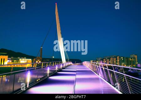 Millennium Foot Bridge, SA1 Area, Swansea Marina, Galles, Regno Unito Foto Stock